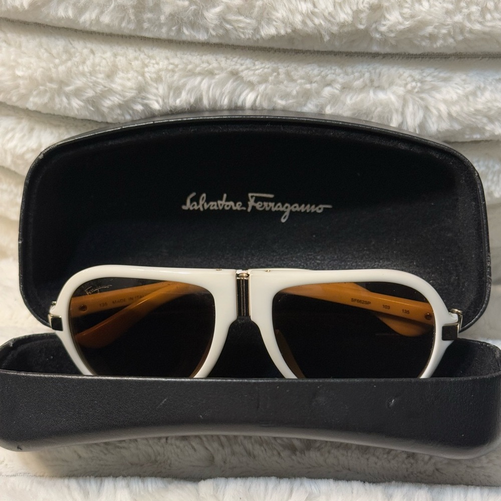 Salvatore Ferragamo Sunglass